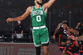 九游娱乐电竞 -关于风云突变多伦多猛龙赛后战术微调；欧篮联版图或变；信心回归；更衣室氛围转暖的信息