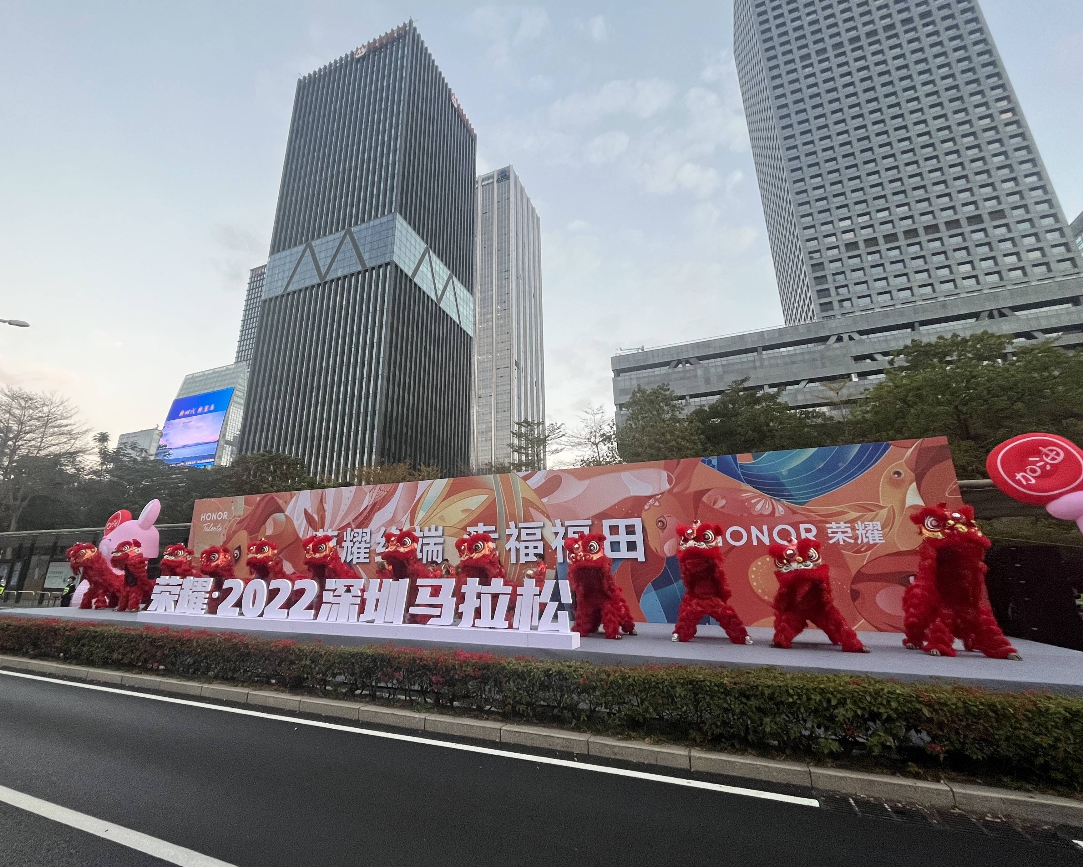  马拉松联赛掀起高潮，西城雷豹队鏖战洞庭雄狮队，老将里程碑之夜——反击锐度十足