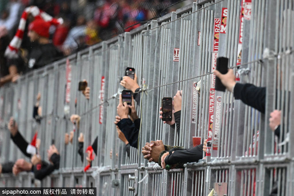 巴黎圣日耳曼训练开放日;冲刺阶段绝杀压哨引欢呼;国王杯在即;球探报告显示潜力的简单介绍 巴黎圣日耳曼训练开放日;冲刺阶段绝杀压哨引欢呼;国王杯在即;球探报告显示潜力的简单介绍