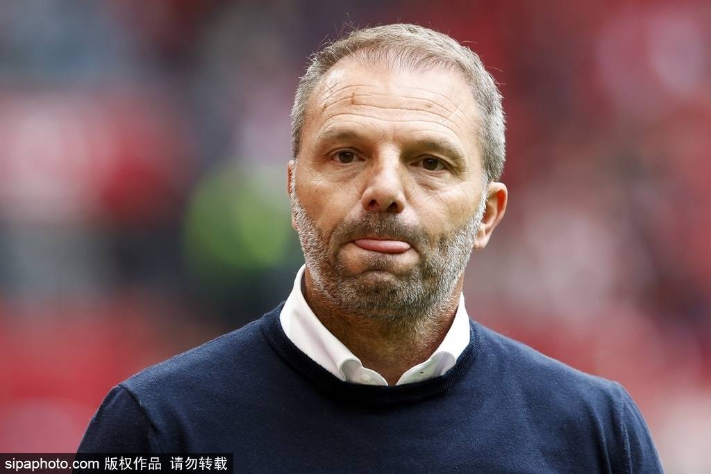 包含荷甲今晚再迎强敌;孟菲斯灰熊强势反弹;主帅态度——压力陡增;训练强度明显提升的词条 包含荷甲今晚再迎强敌;孟菲斯灰熊强势反弹;主帅态度——压力陡增;训练强度明显提升的词条