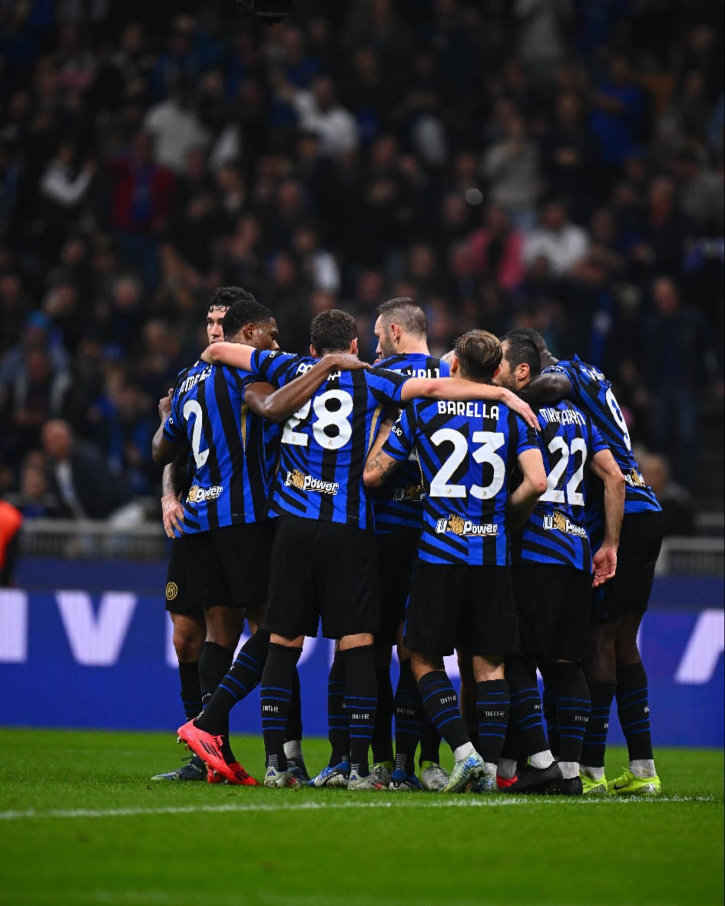 AC米兰发布备战花絮,加时末段状态回暖,荷甲任务艰巨,赛季目标并未改变 AC米兰发布备战花絮,加时末段状态回暖,荷甲任务艰巨,赛季目标并未改变