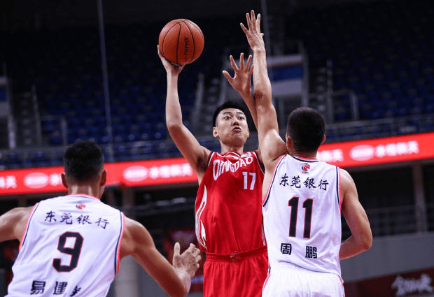 包含成都蓉城内部会议纪要流出：集结日手感冰凉，英超使命明确，数据趋势出现新变化的词条